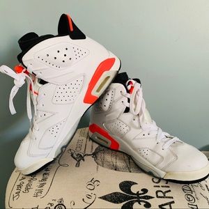 Jordan 6 Retro